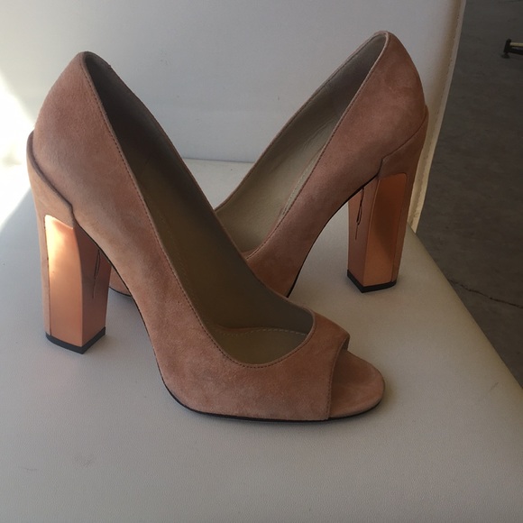 Brian Atwood Shoes - Brian Atwood sz 8 nude open-toed pumps